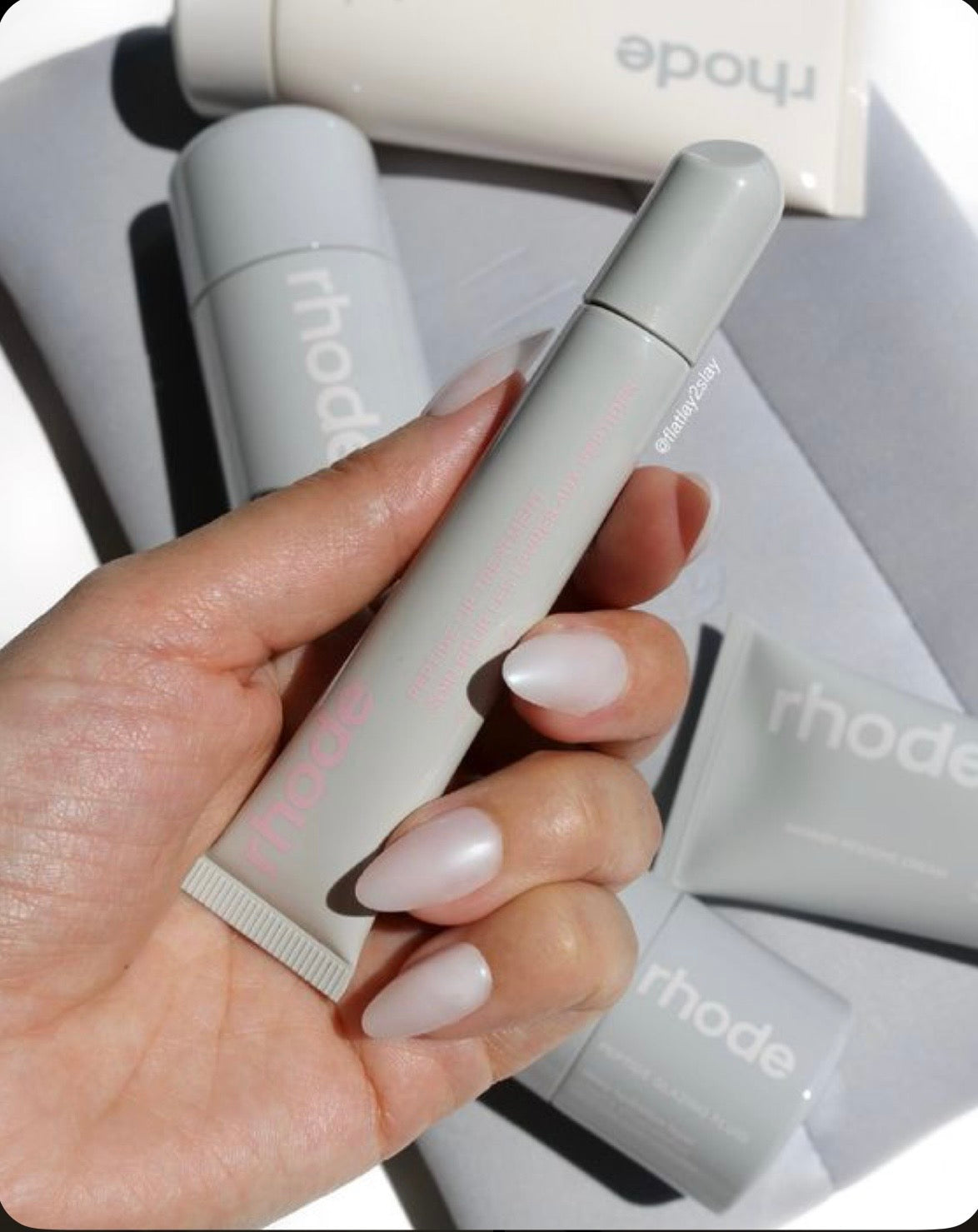 Peptide Lip Tints & Glazing Milk |Γαλακτώδης Ενυδατική essence.